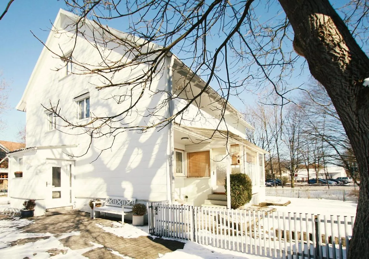 Pensión Hotel Haus am Bach - gemütliche Frühstückspension Allershausen