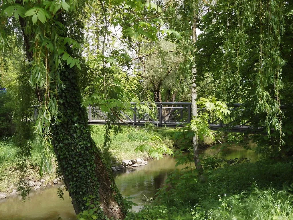 Hotel Haus am Bach - gemütliche Frühstückspension Allershausen