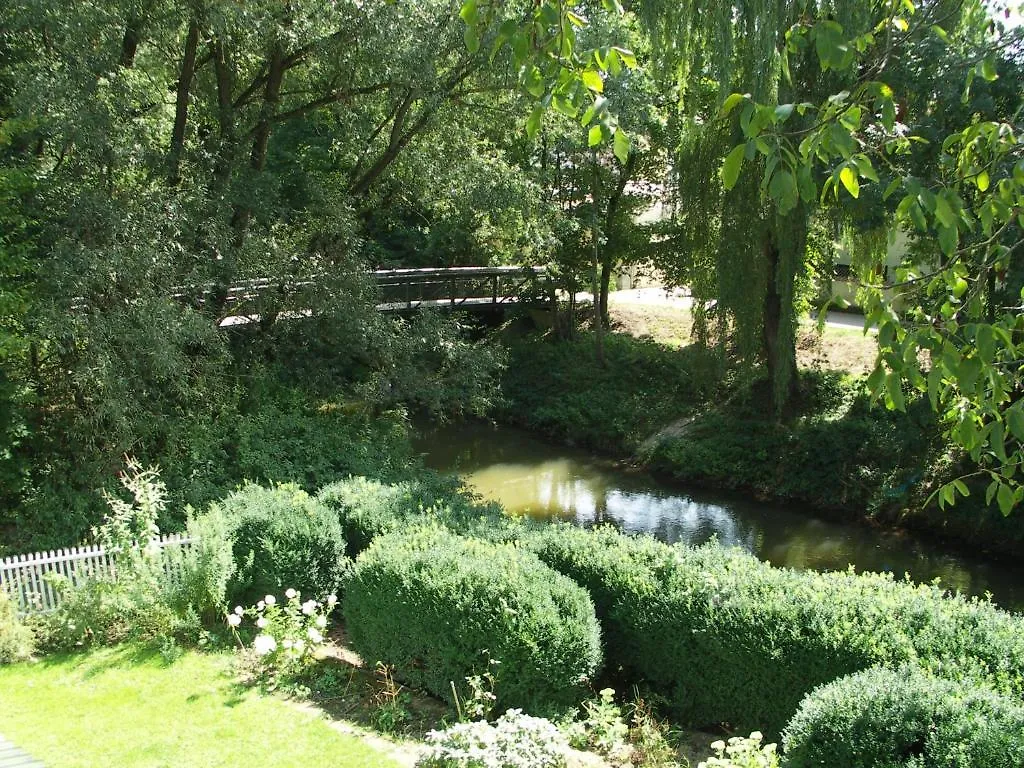 Haus Am Bach - Gemuetliche Pension 2*, Allershausen