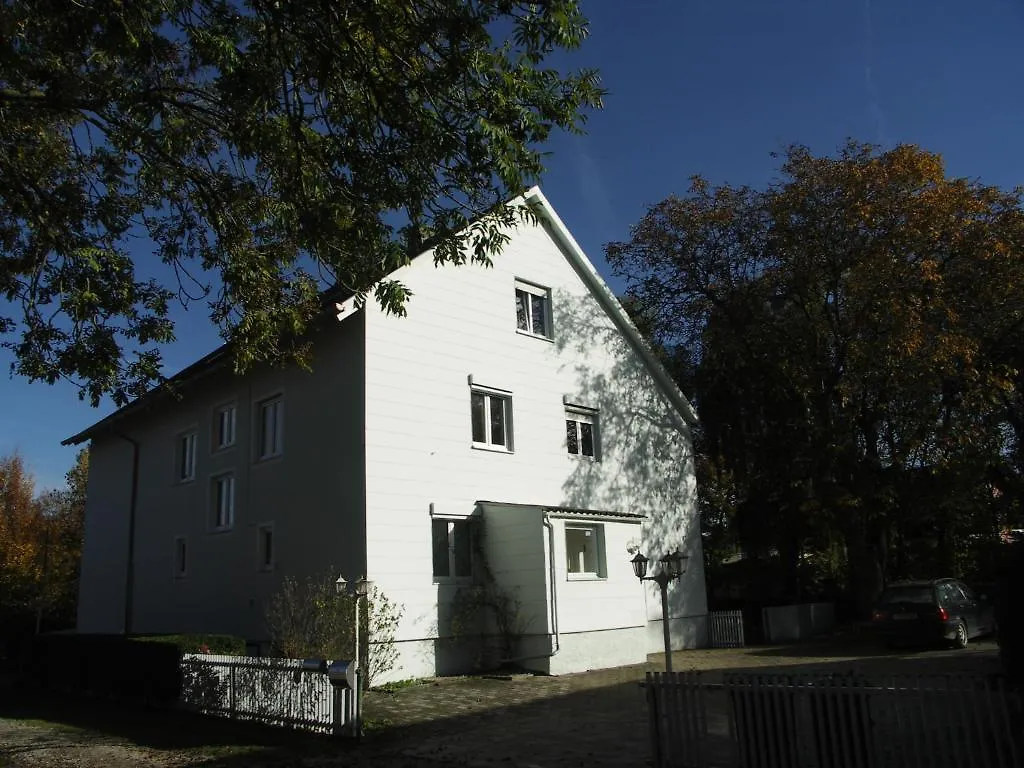 Hotel Haus am Bach - gemütliche Frühstückspension Allershausen