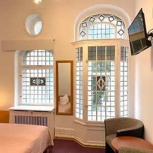 https://hotel-castell-am-kurfurstendamm.find-berlin-hotels.com